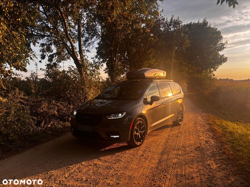 Chrysler Pacifica - 6