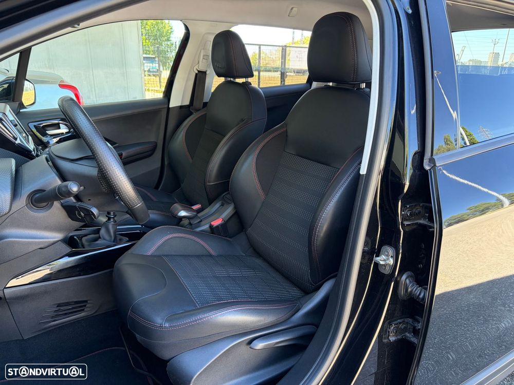 Peugeot 2008 1.2 PureTech GT Line - 9