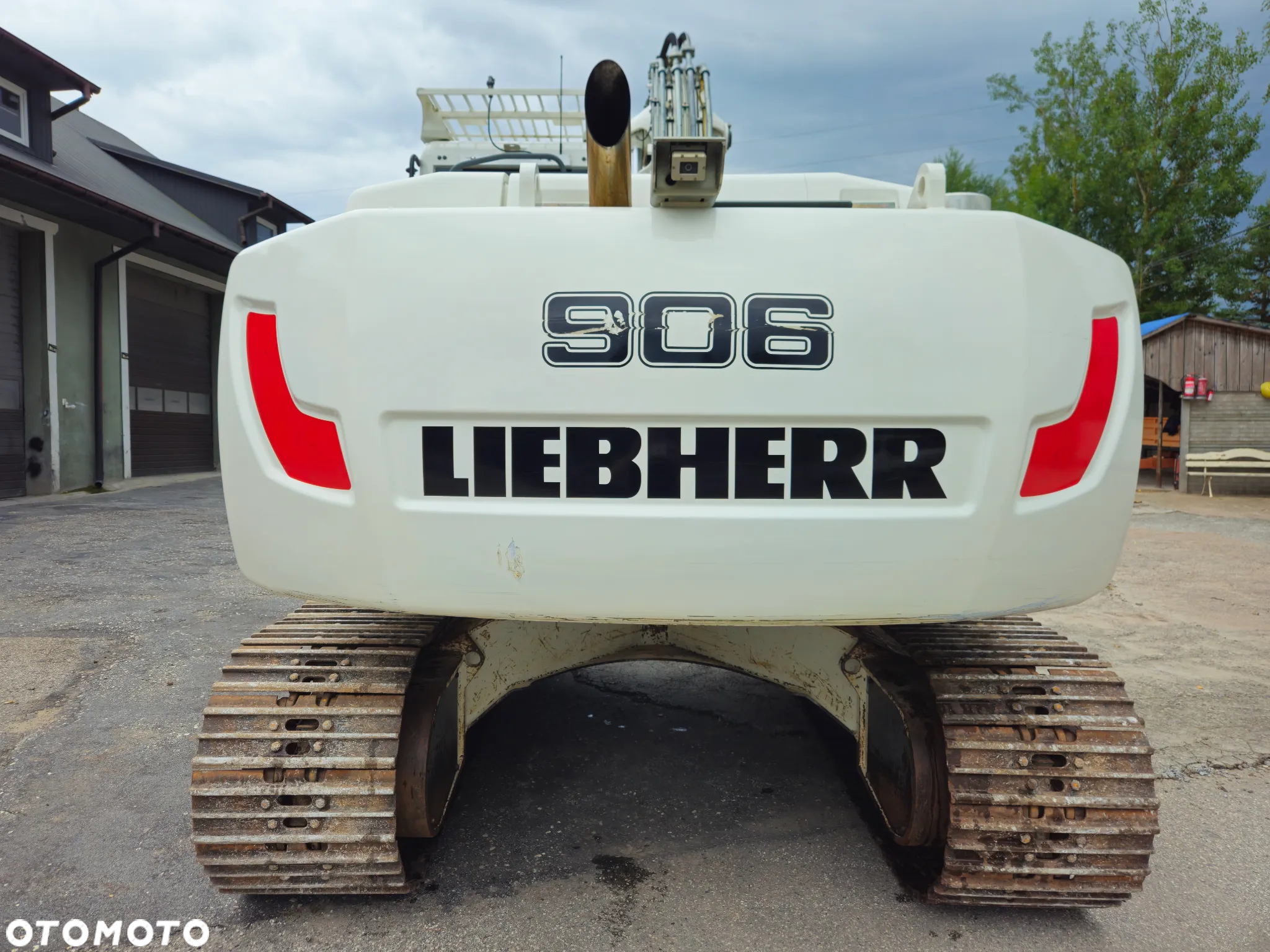 Liebherr R 906 - 12