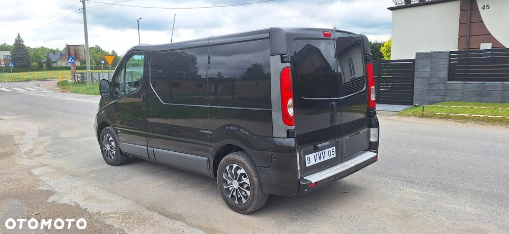 Opel Vivaro - 11
