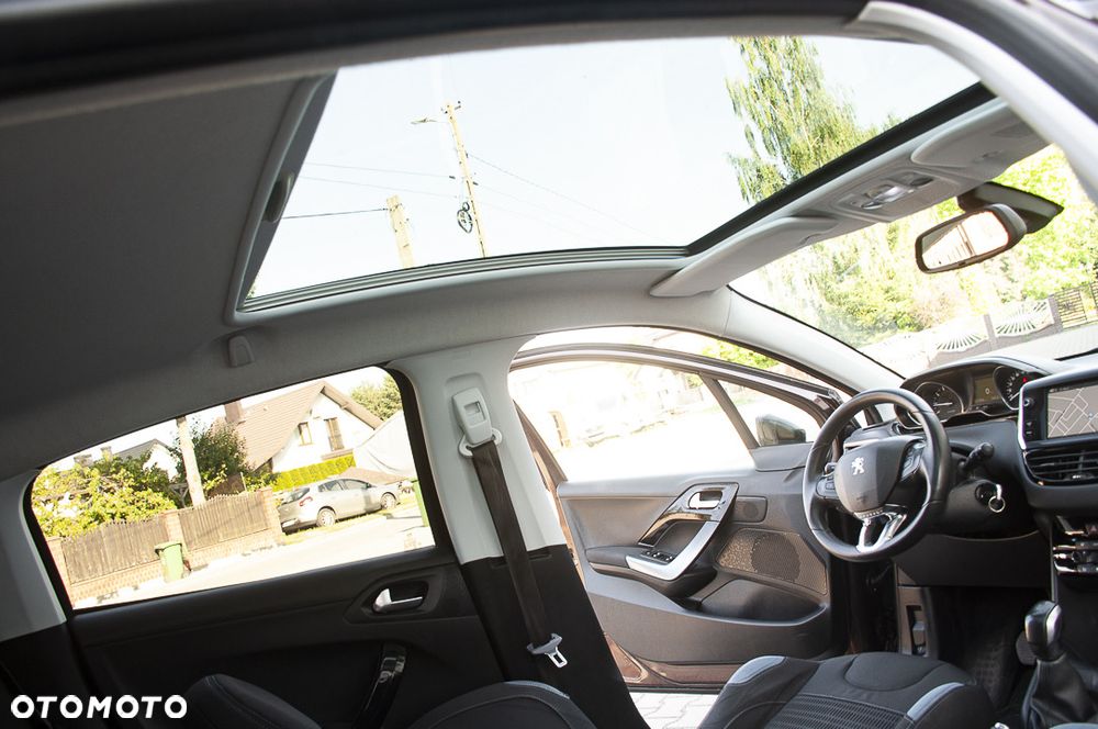 Peugeot 208 120 VTI Intuitive - 37