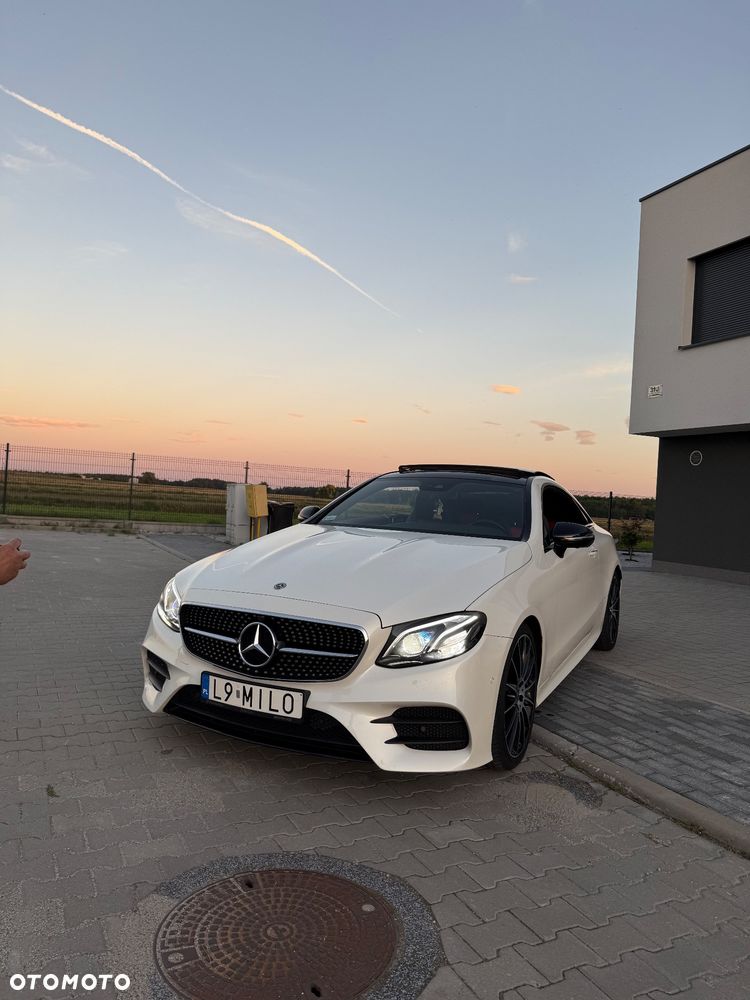 Mercedes-Benz Klasa E 200 4Matic 9G-TRONIC AMG Line - 2