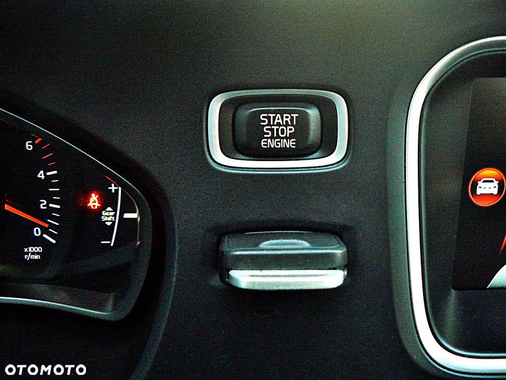 Volvo V40 CC D2 Kinetic - 32