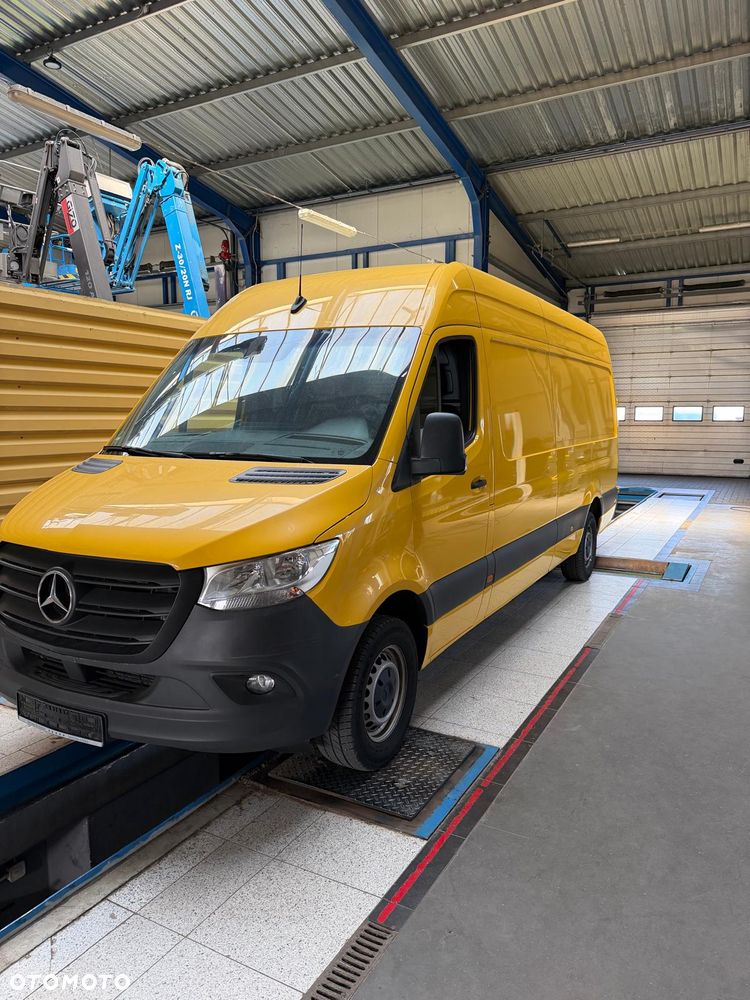 Mercedes-Benz Sprinter - 1
