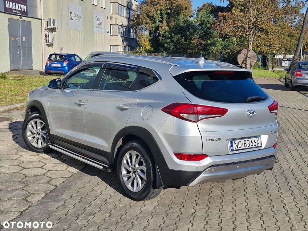Hyundai Tucson 1.6 GDI BlueDrive Style 2WD - 11