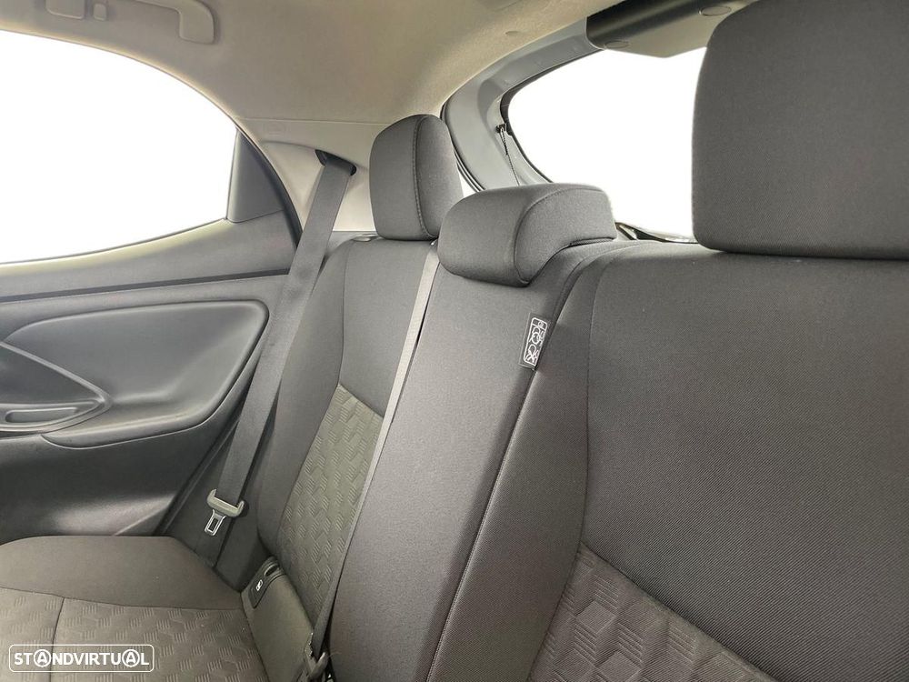 Toyota Yaris — fotografia 11