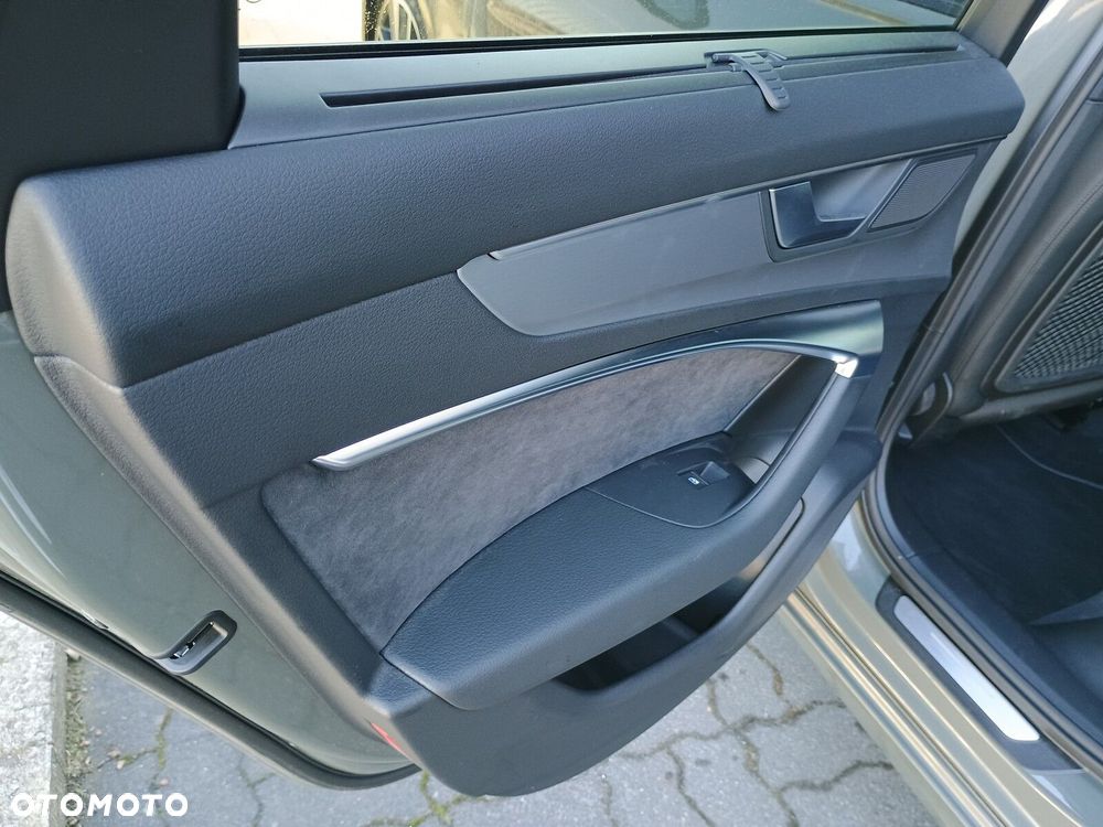 Audi A6 Avant - 11