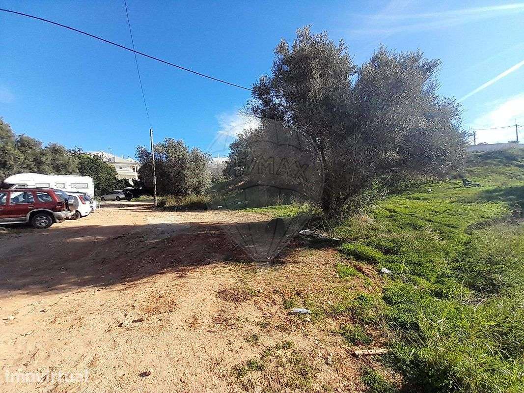 Terreno à venda em Lagoa (Algarve) ou Permuta por Imóveis - Grande imagem: 2/3