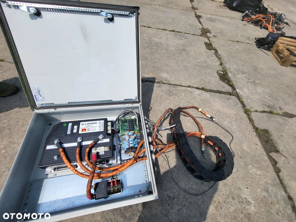 PRZETWORNICA ZAPI AC-4 96V inwerter  + OBUDOWA STEROWNICZA ELDON IP66