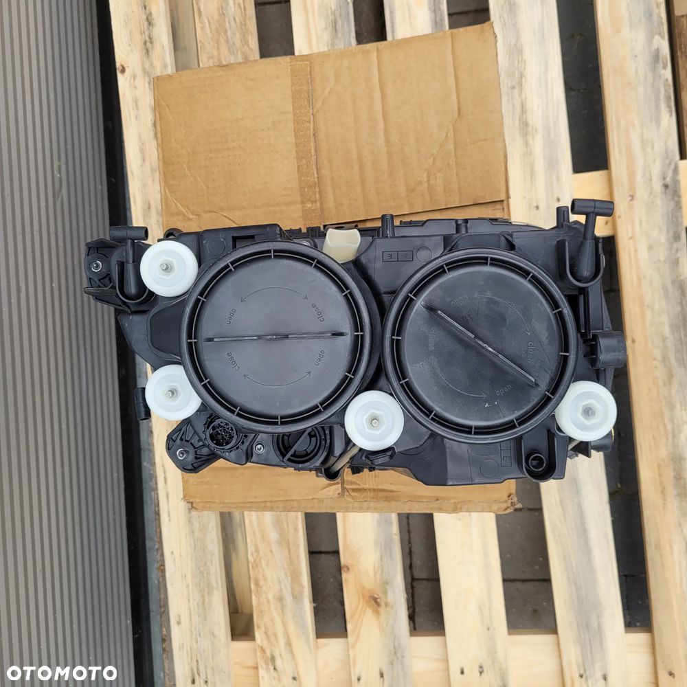 LAMPA MERCRDES ACTROS MP3 NOWY ORYGINAŁ A9438206361 CHWALIM116 - 2