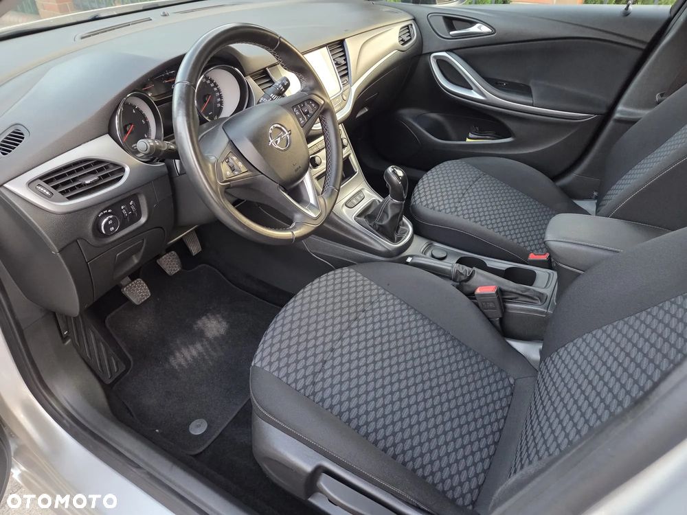 Opel Astra 1.6 CDTI Essentia S&S - 11