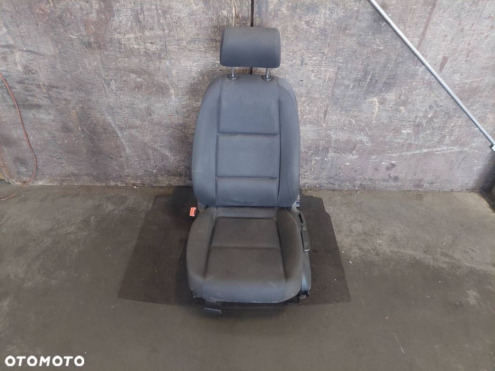 FOTEL LEWY PRZÓD KIEROWCY AUDI A4 B6 - 1