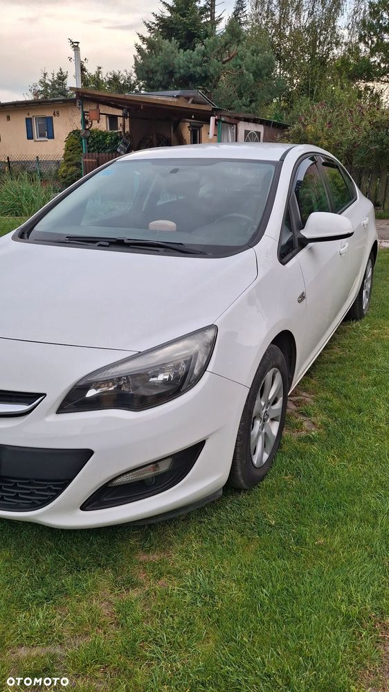 Opel Astra 1.6 EU6 - 1