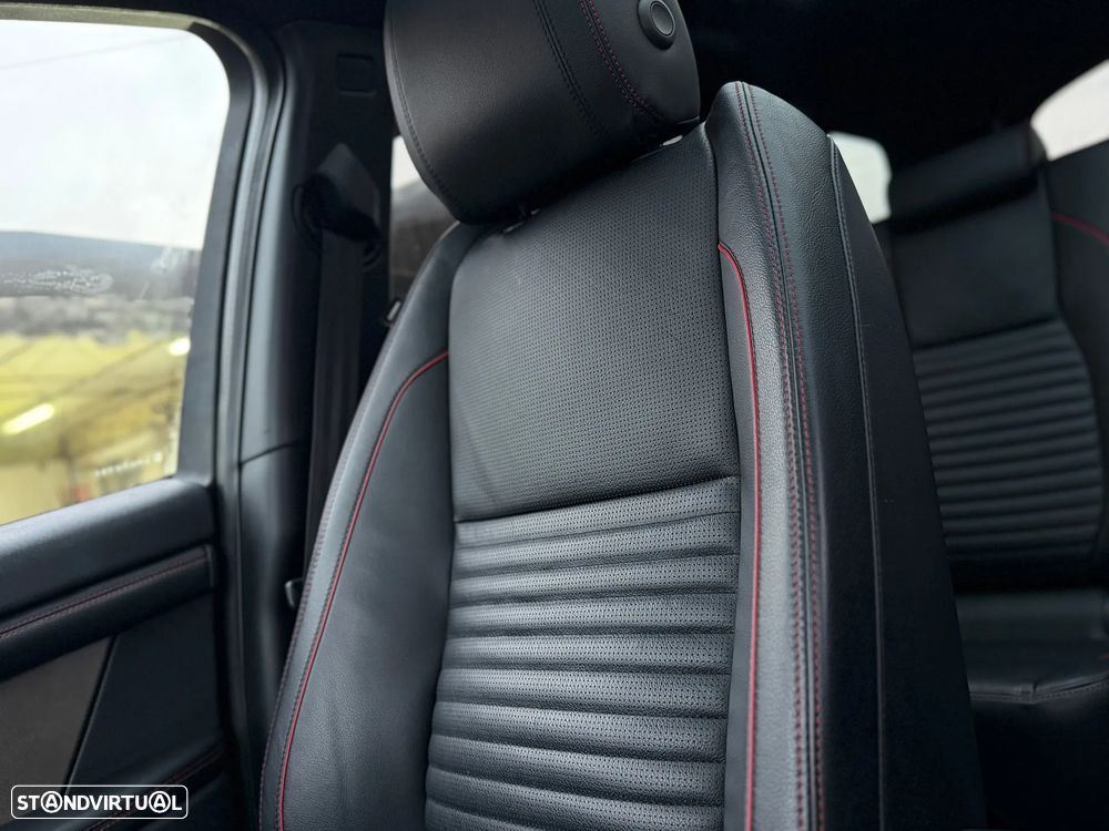 Land Rover Discovery Sport 1.5 I3 P300e AWD R-Dynamic SE - 10