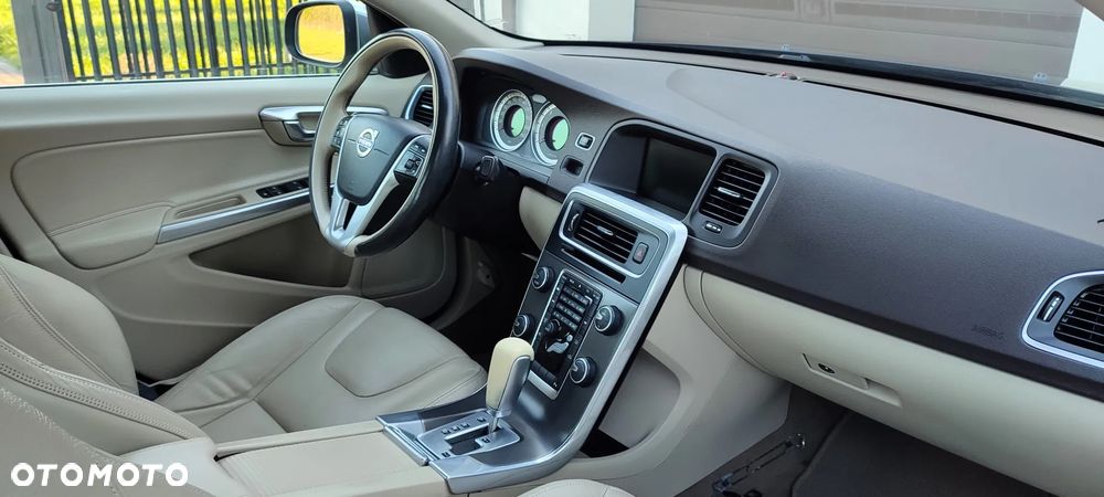 Volvo S60 D3 Geartronic Summum - 11