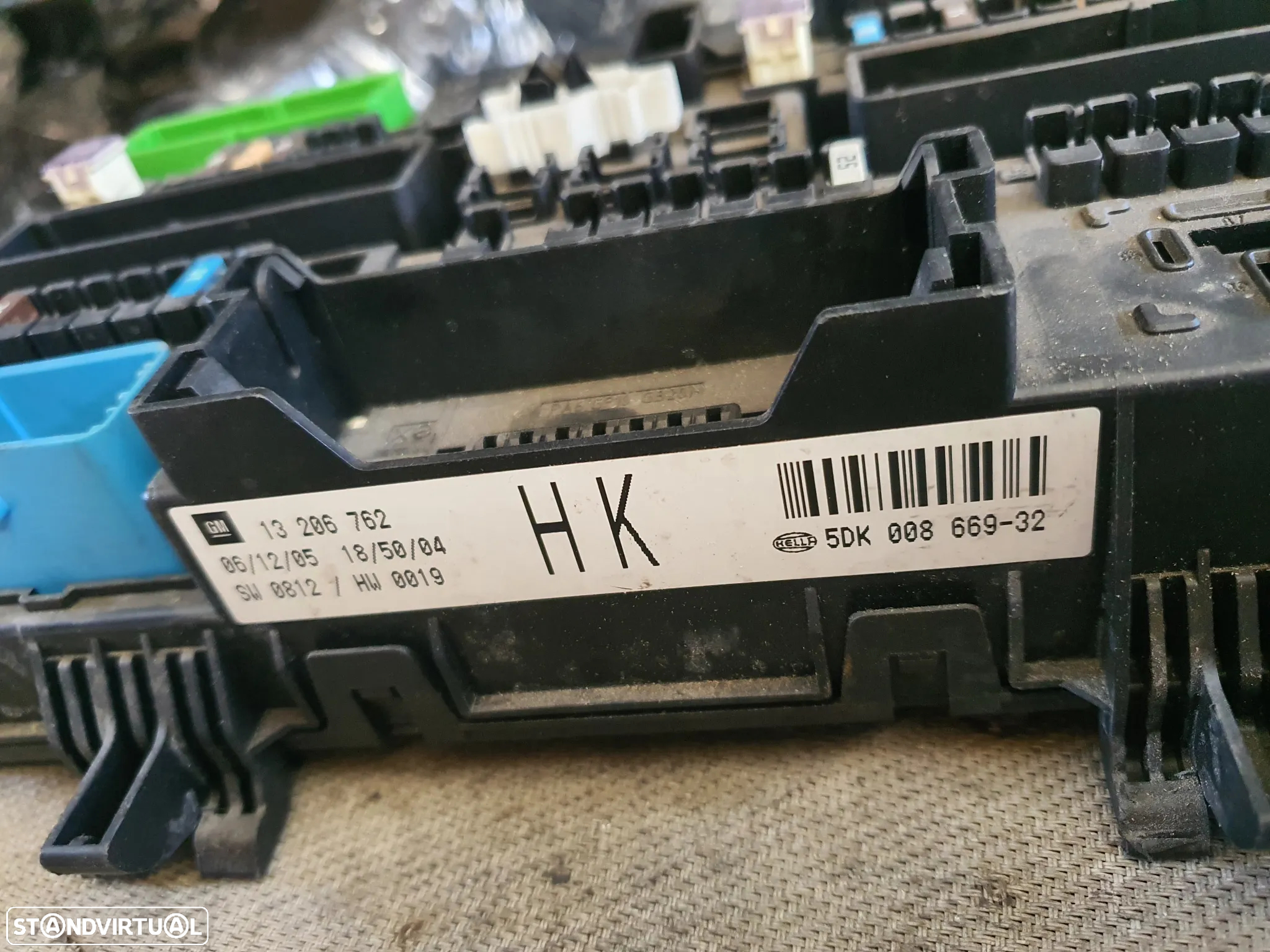CAIXA FUSIVEIS OPEL ASTRA H / 13206762 - 2