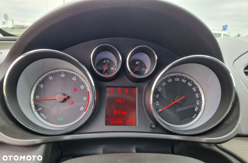Opel Insignia 2.0 Turbo - 8