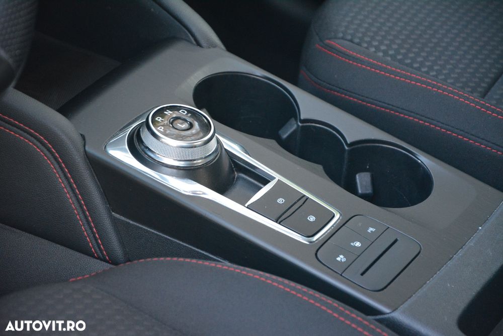 Ford Kuga 2.5 Duratec FHEV ST-LINE - 18