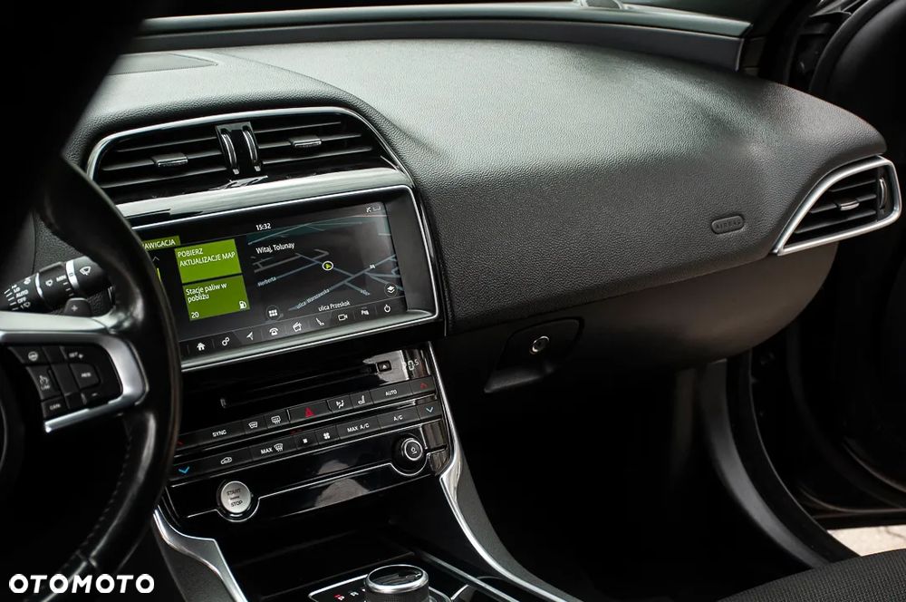 Jaguar XE - 22