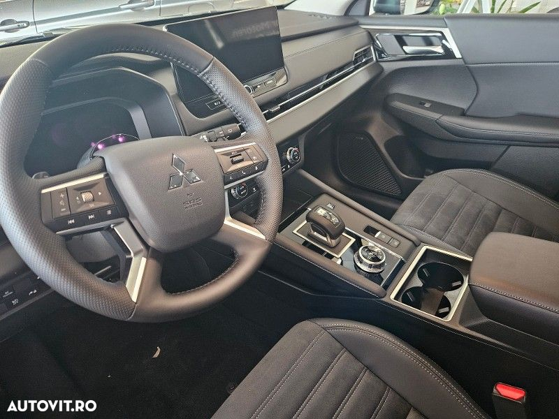 Mitsubishi Outlander PHEV 2.4 L 4X4 Instyle+ - 3