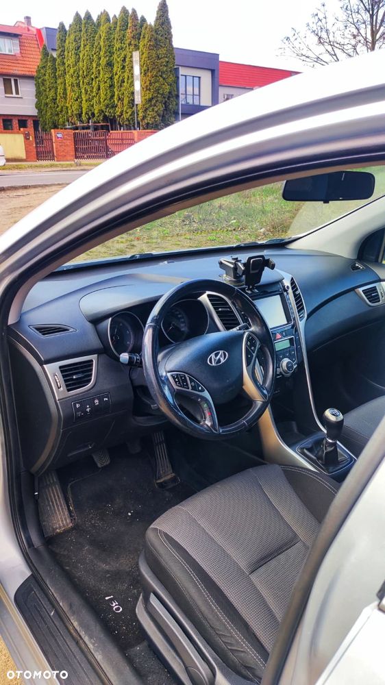 Hyundai i30 blue 1.6 CRDi Trend - 8