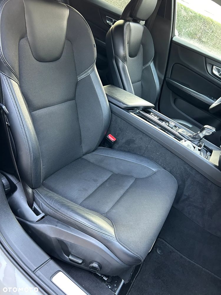 Volvo V60 Cross Country D3 Drive-E Momentum - 25