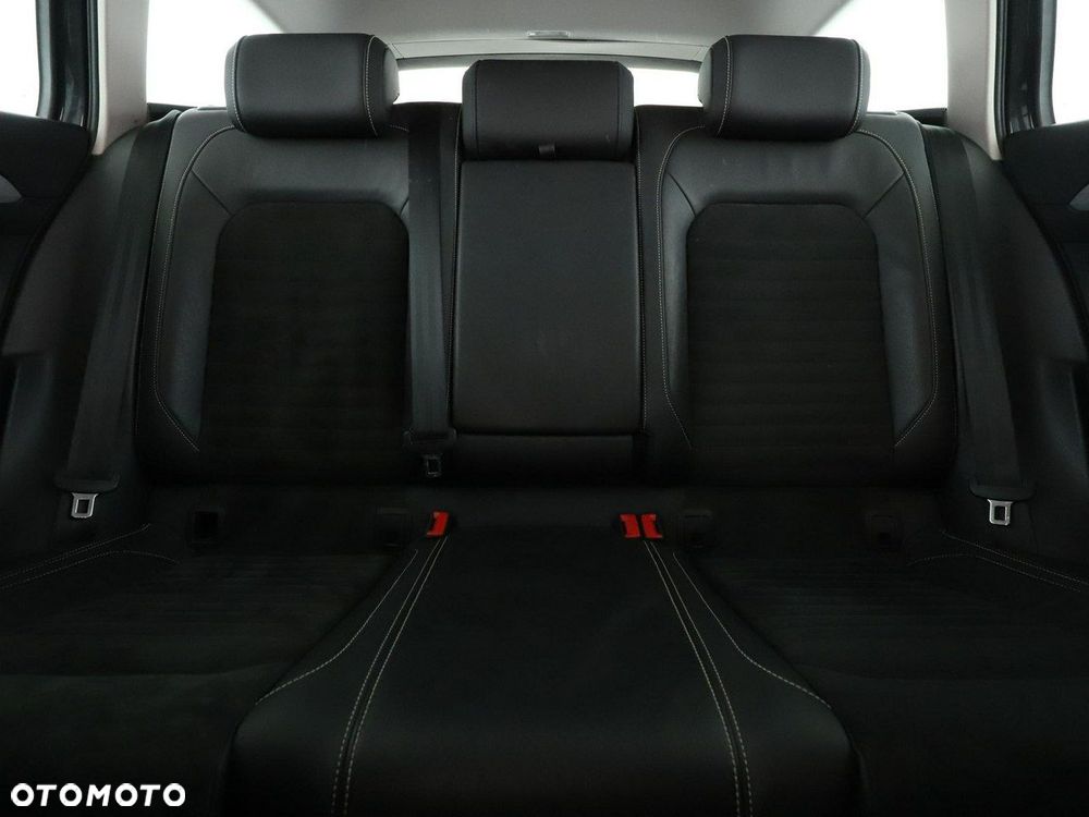 Volkswagen Passat - 18