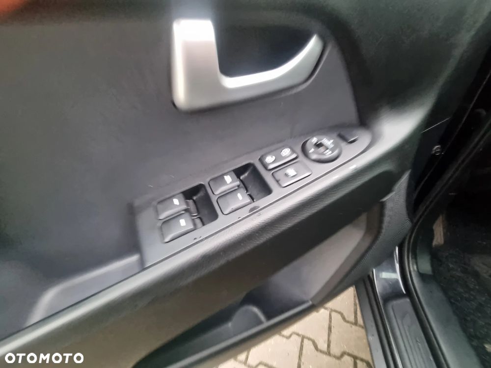 Kia Sportage 1.7 CRDI L 2WD - 29