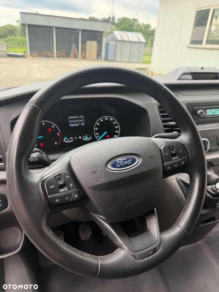 Ford Custom - 15