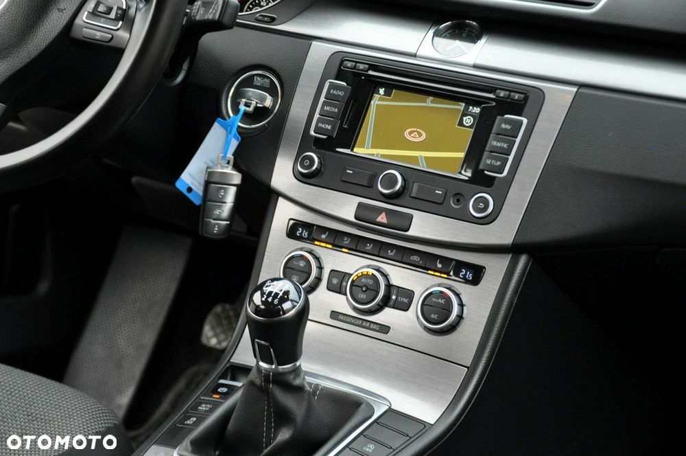 Volkswagen Passat - 27