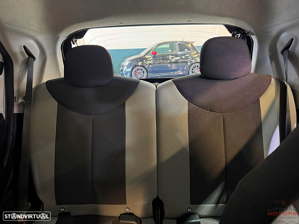 Toyota Aygo 1.0 X-Play Plus - 34