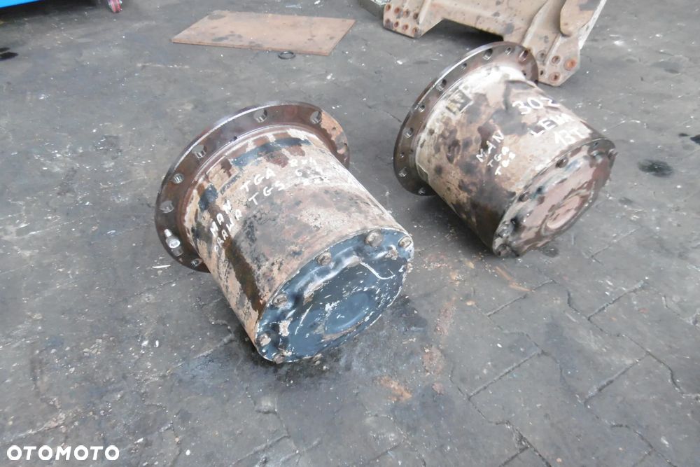 Zwolnica tył Man TGS TGA 4x4 6x6 8x8 kompletna - 1