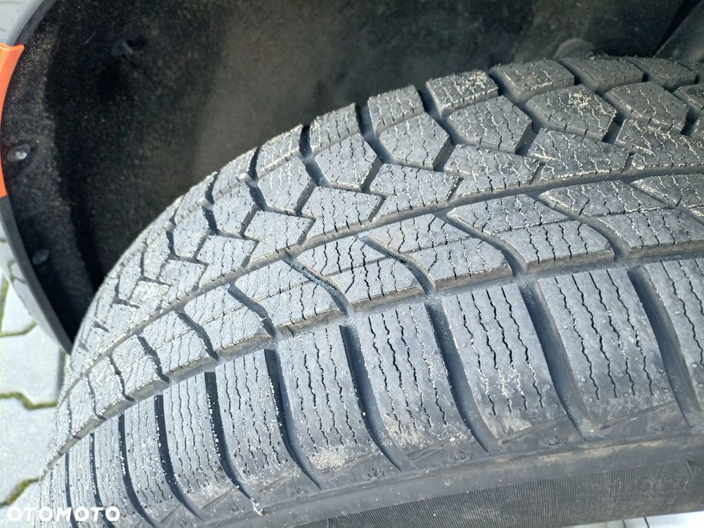 Chrysler Pacifica - 40