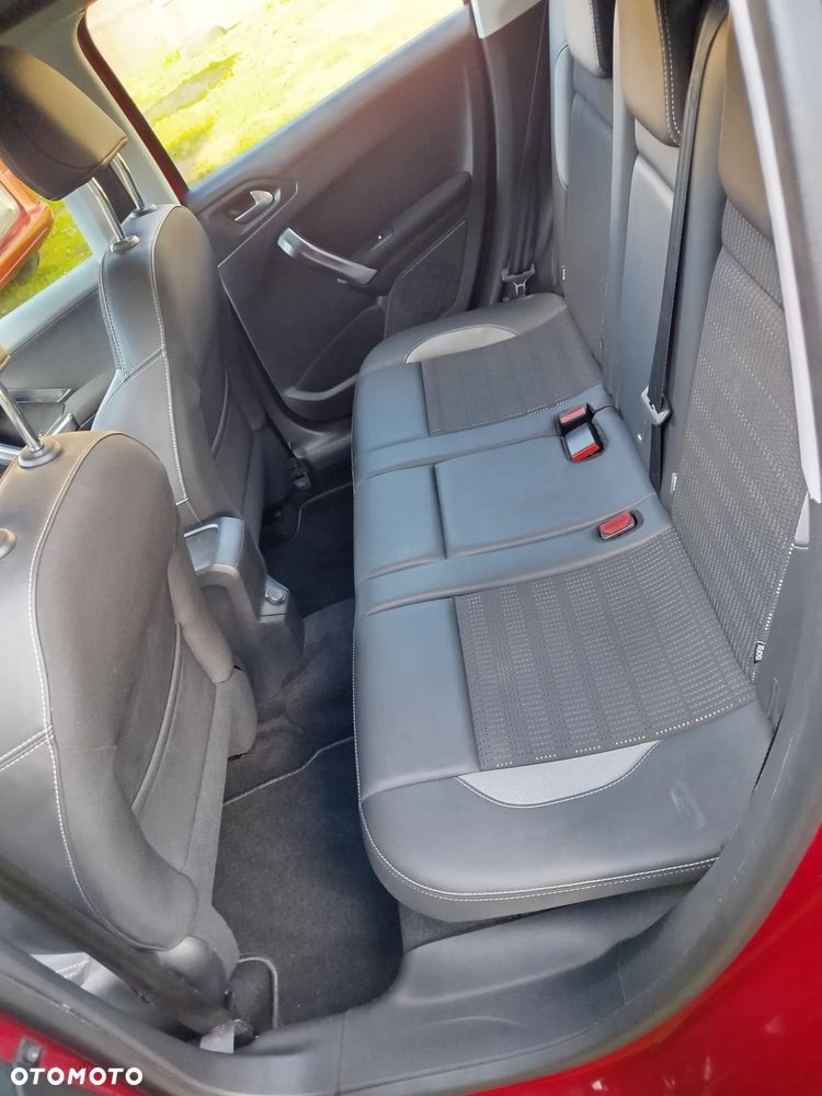 Peugeot 2008 - 12
