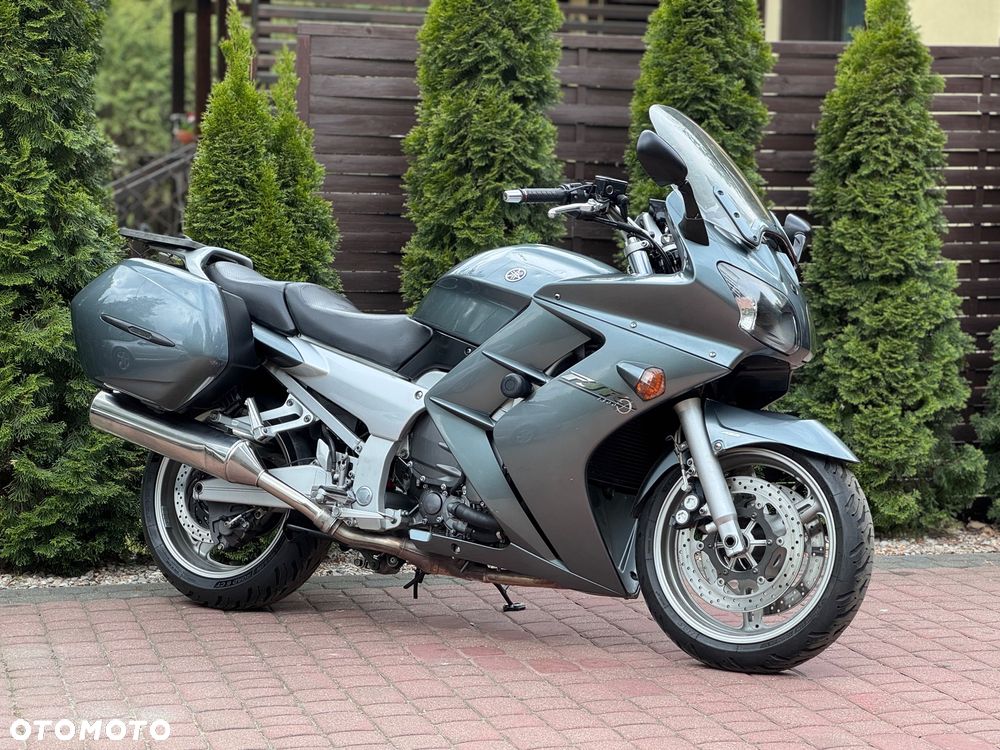 Yamaha FJR - 2