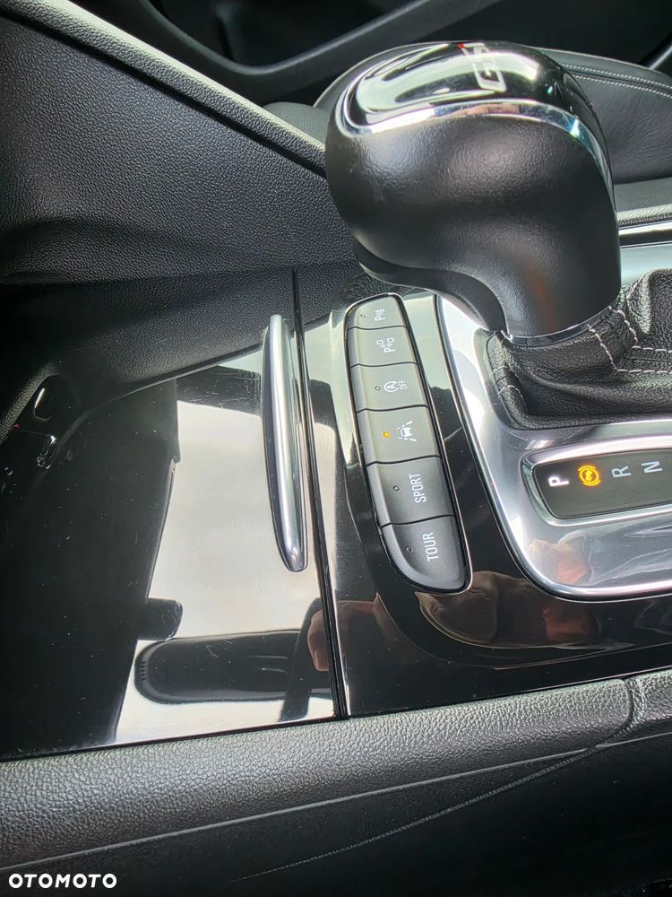 Opel Insignia 2.0 CDTI 4x4 GSi S&S - 32