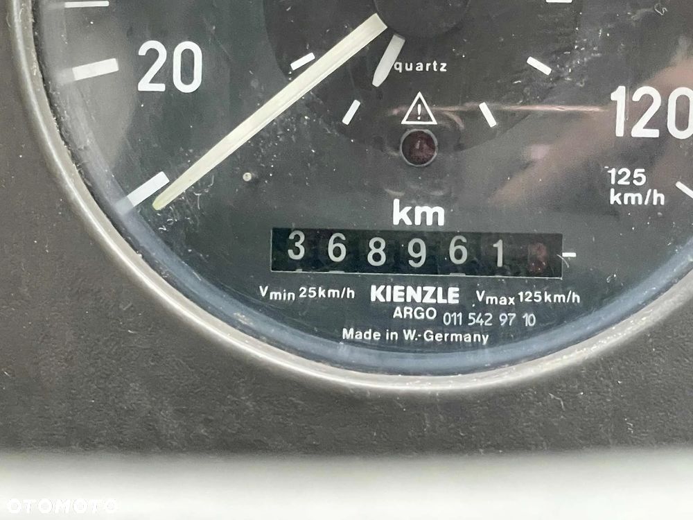 Mercedes-Benz 711D - 12