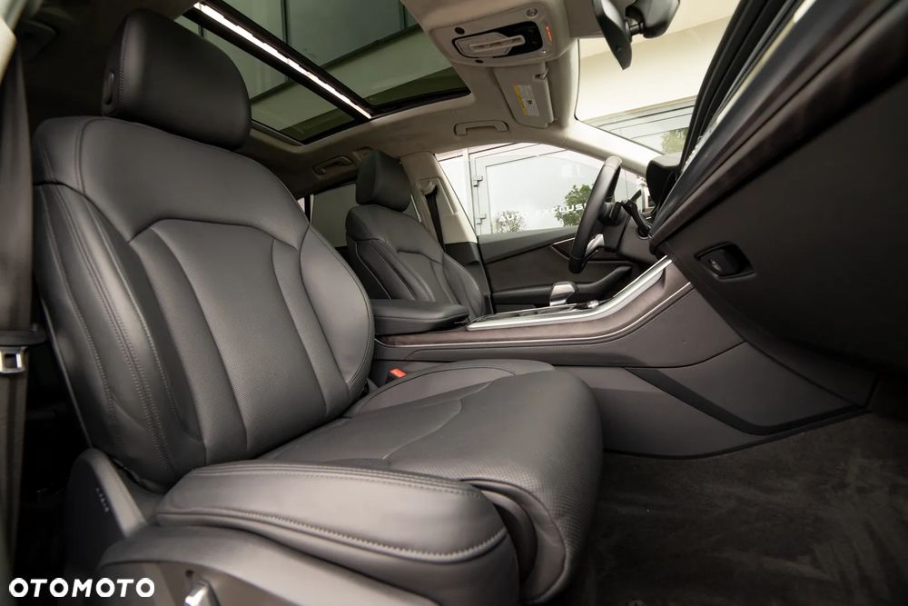 Audi Q8 SUV TFSI quattro 250 kW tiptronic S line business - 40