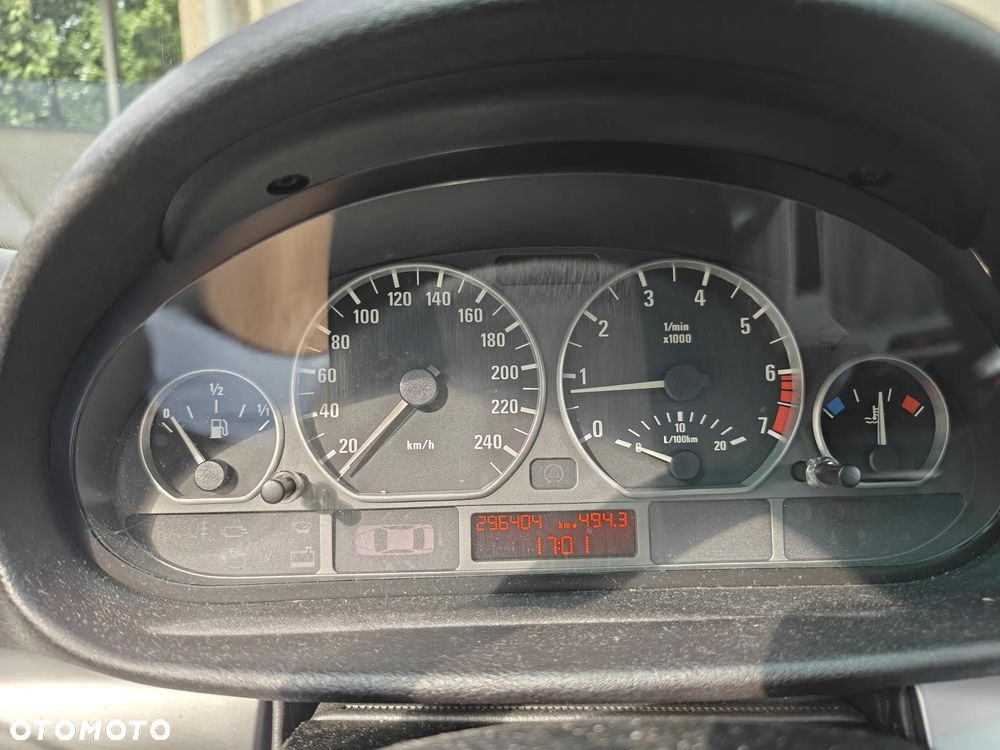 BMW Seria 3 325i - 29