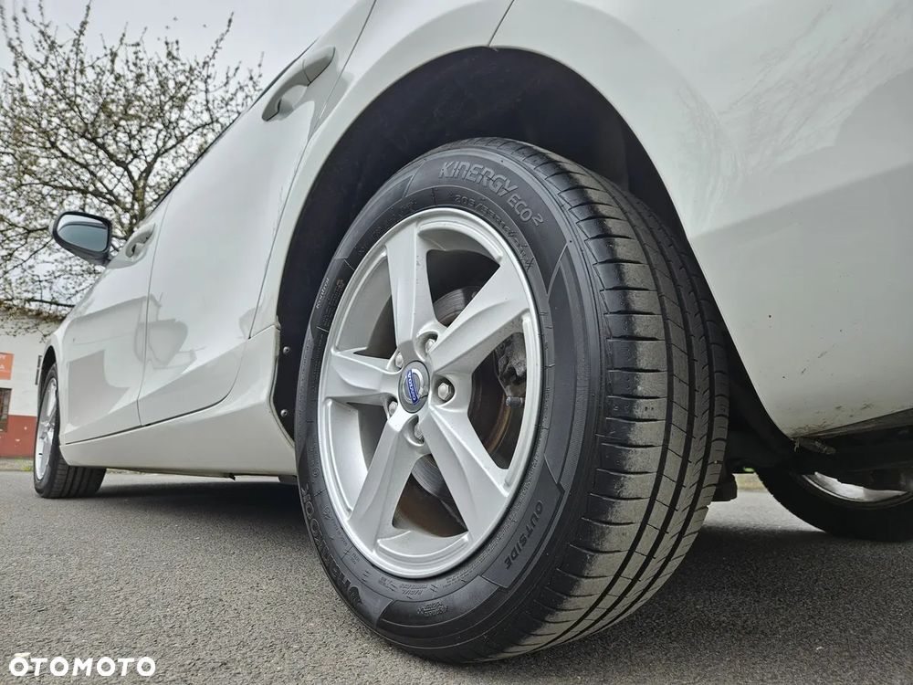 Volvo V40 D2 Momentum - 19