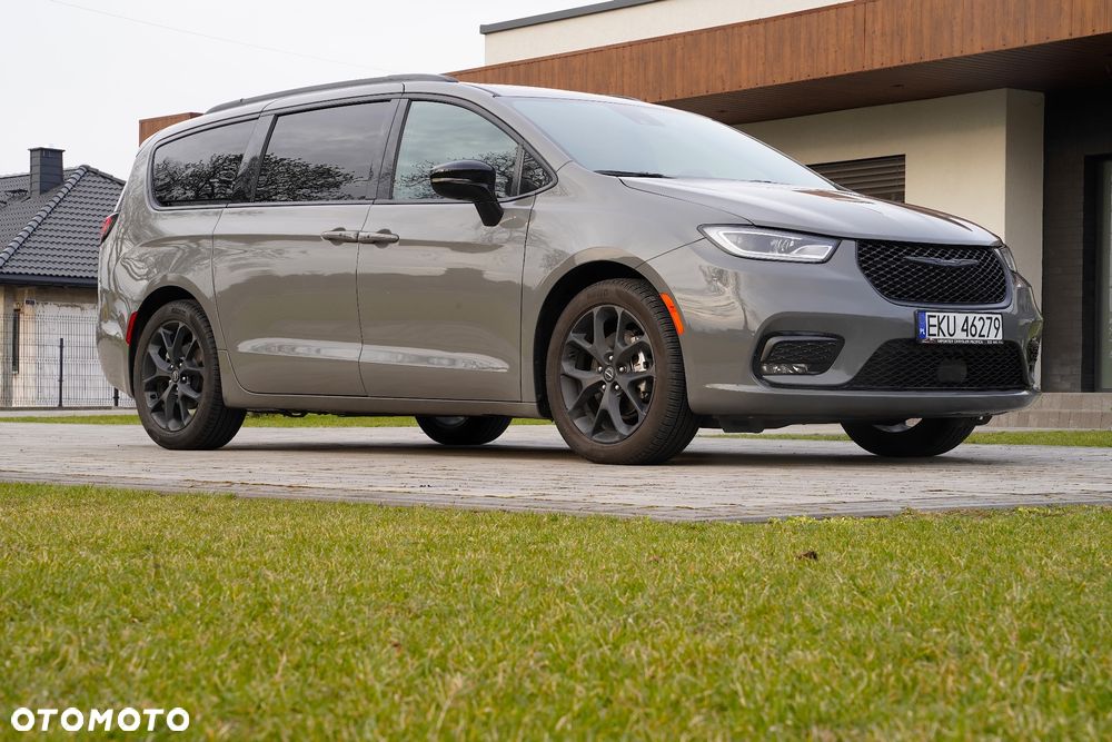 Chrysler Pacifica - 5