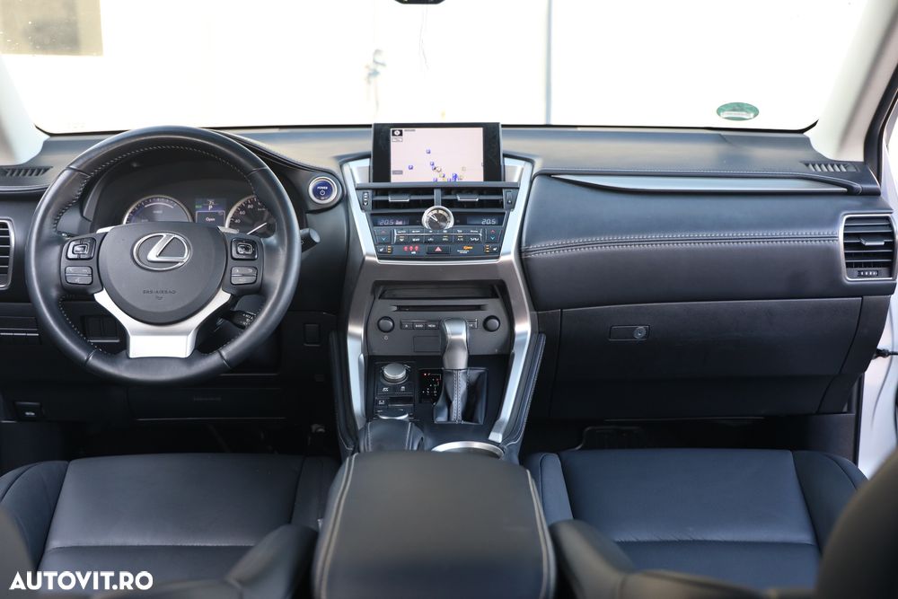 Lexus Seria NX 300h - 16