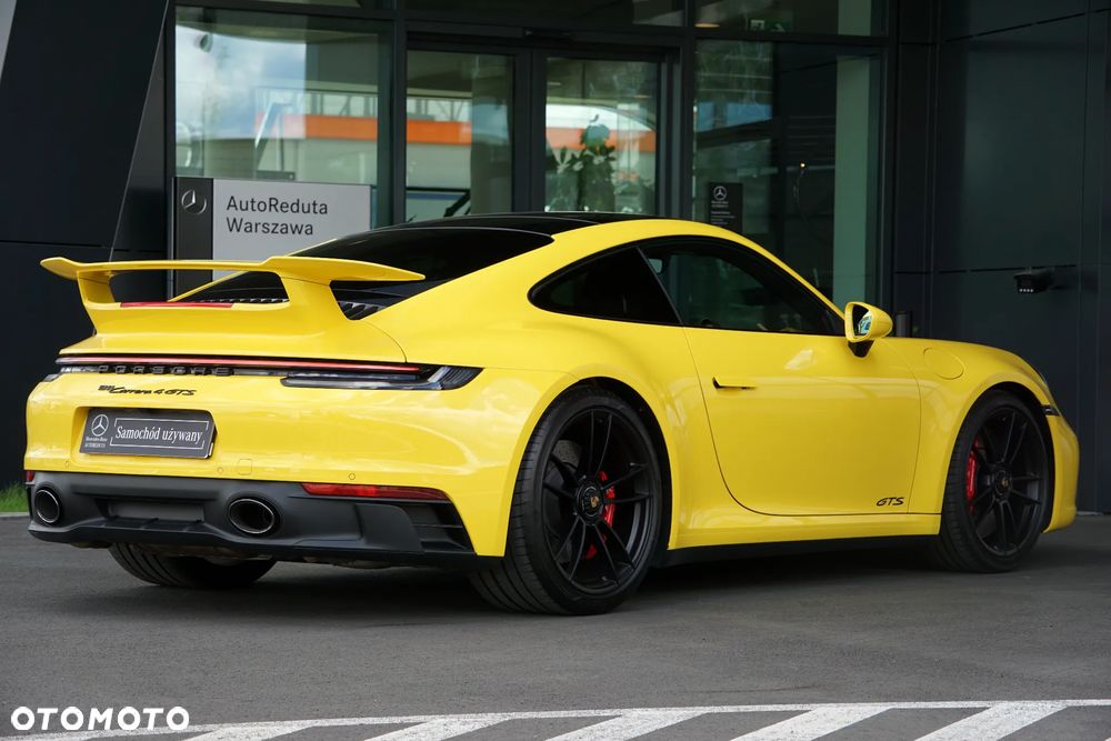 Porsche 911 Carrera 4 GTS PDK - 8