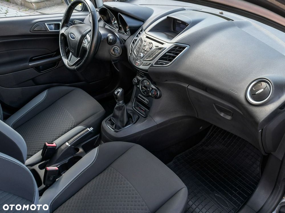 Ford Fiesta - 32