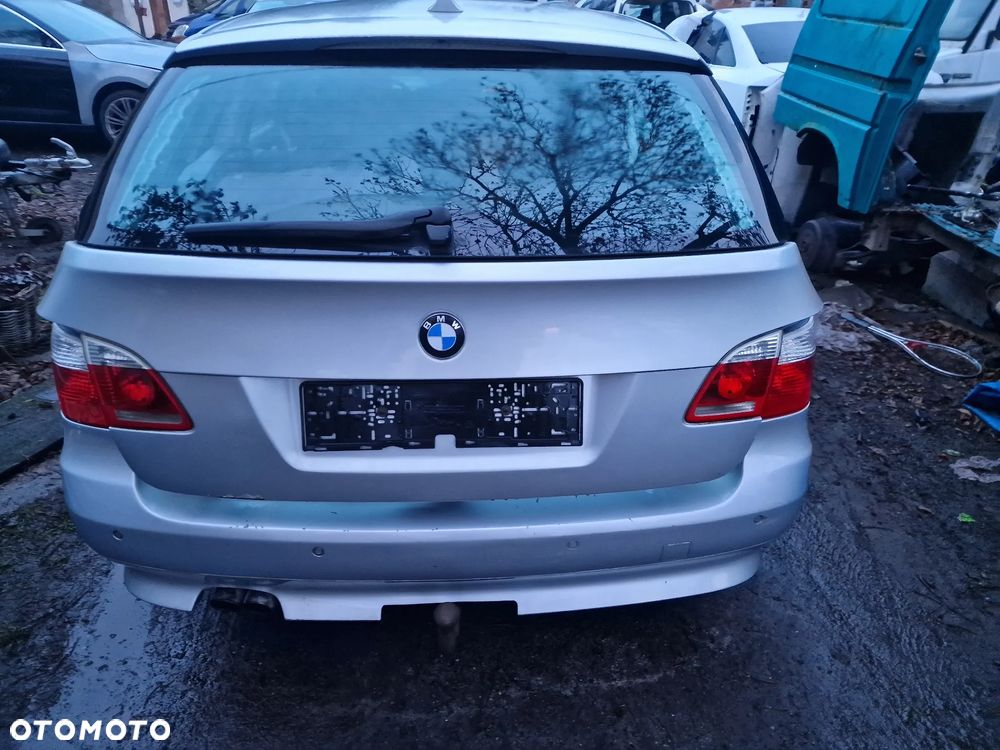 Klapa  tył  BMW  E61  w  kolorze  354 - 2