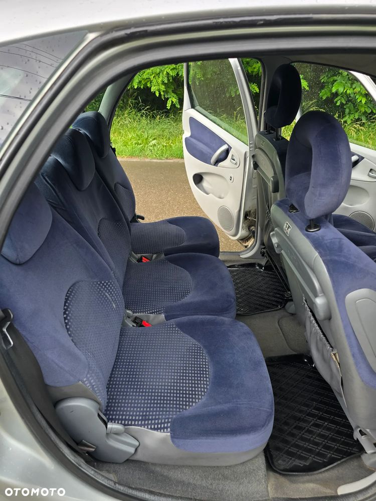 Citroën Xsara Picasso 1.6 HDi Exclusive - 22
