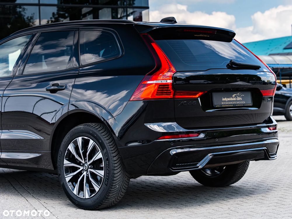 Volvo XC 60 B4 D Plus Dark - 12