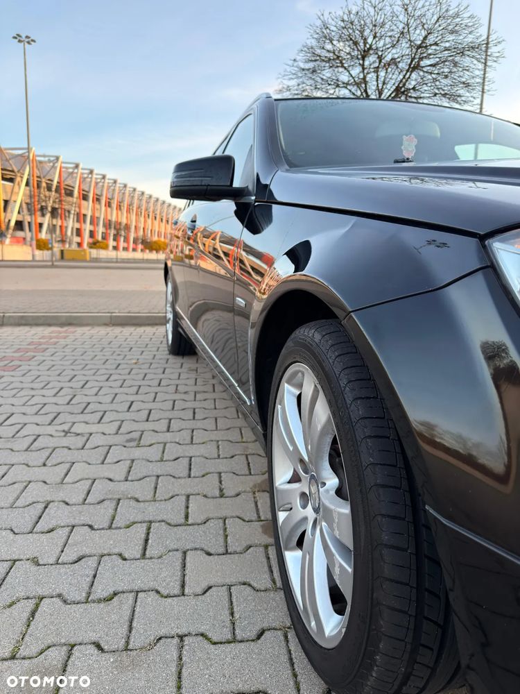 Mercedes-Benz Klasa C 220 CDI BlueEff Avantgarde - 18