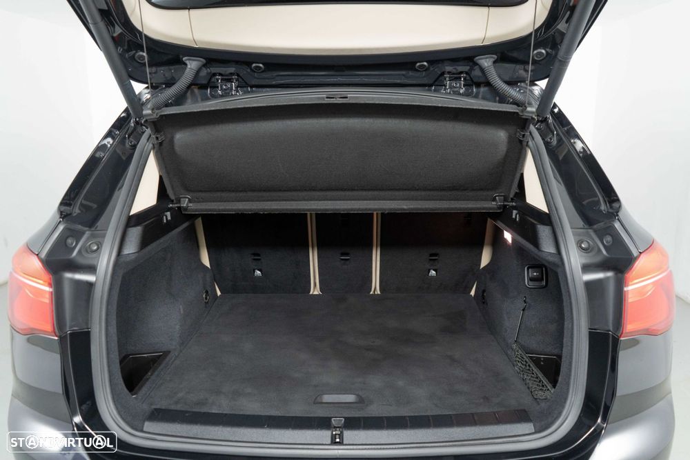 BMW X1 16 d sDrive Advantage - 12