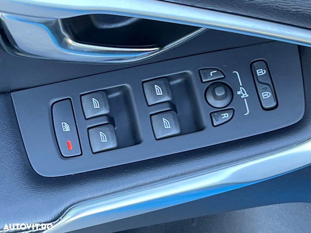 Volvo V40 D3 Geartronic RDesign - 28